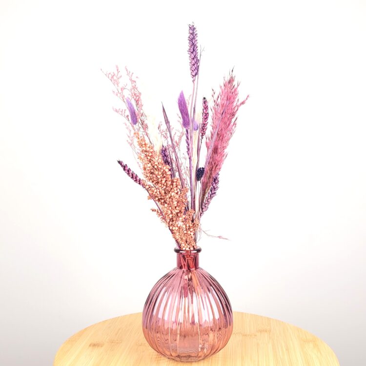 Droogboeketje lila, roze met vaasje