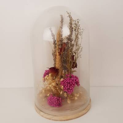 Stolp met droogbloemen, fuchsia