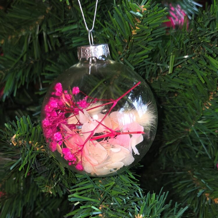 kerstbal-droogbloemetjes-roze