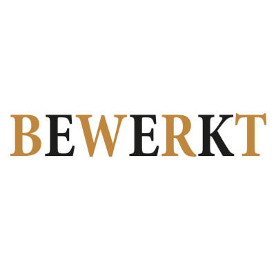 Bewerkte vazen