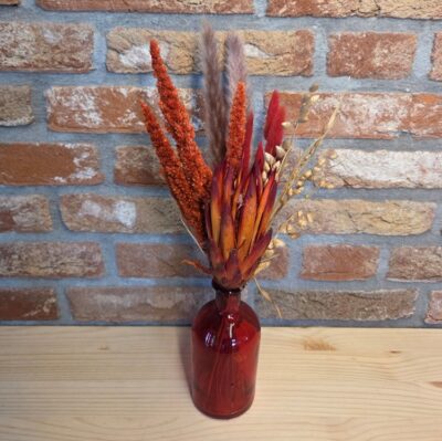 droogboeketje-in-rood-vaasje